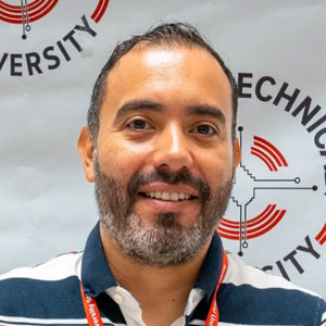 Dr. Carlos Paez-Paez